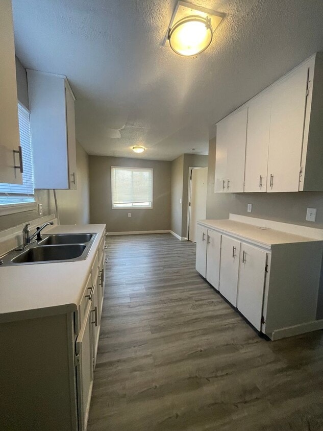 Spacious 3 Bed! Your Next Home Awaits! - Spacious 3 Bed! Your Next Home Awaits!
