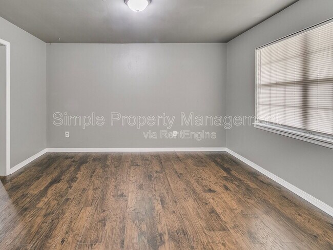 136 Burton Pl