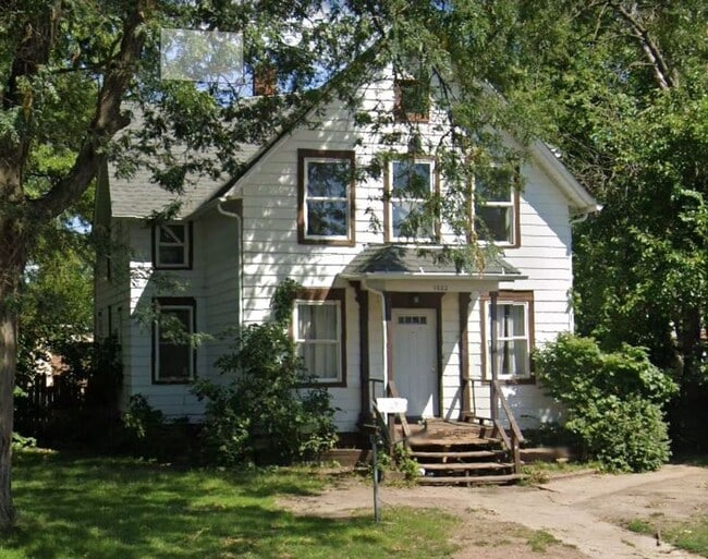 Building Photo - 1322 S 6th St