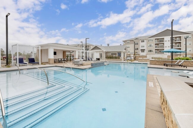 Building Photo - Momentum at First Creek Rental