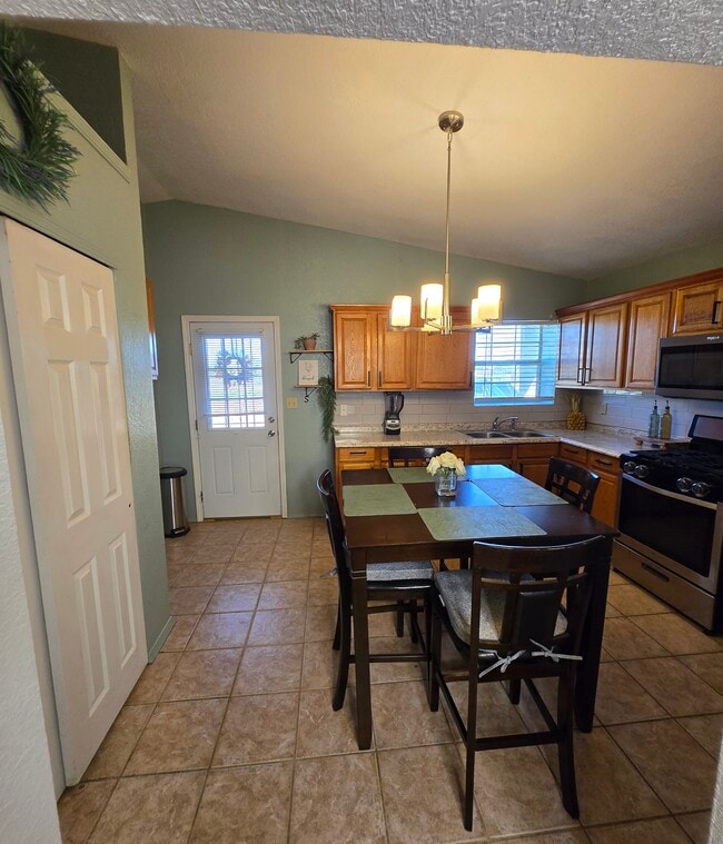Photo - 348 Oasis Dr