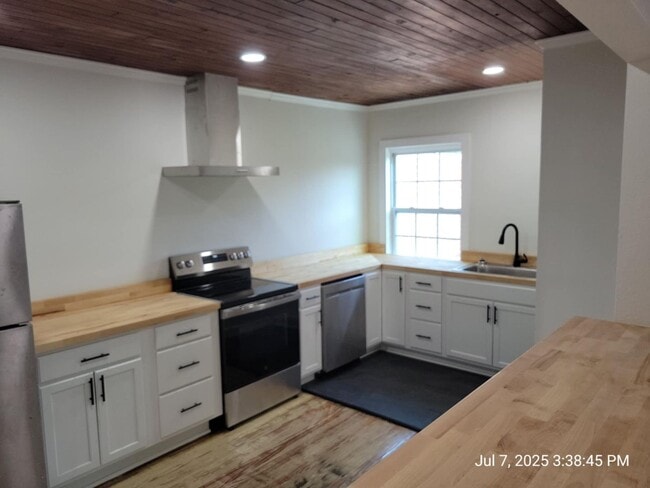 Photo - 4 Bedroom Historic Residential Unit Near Downtown Pensacola