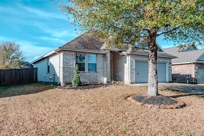 Photo - 8515 Holly Spring Ln