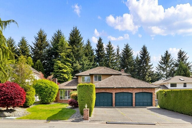 Building Photo - Beautiful 4 Bed 2.5 Bath single family hou... Rental
