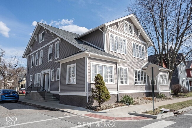 Photo - 125 E 17th St Unit 1