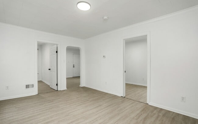 Building Photo - 57 Oak St Rental
