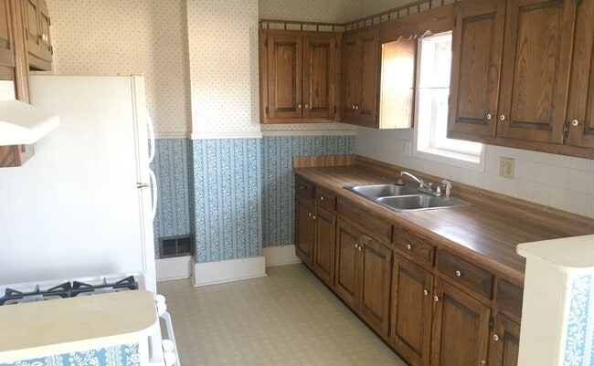 Photo - ** NEW CARPET ** NEWLY REMODELED BATHROOM **