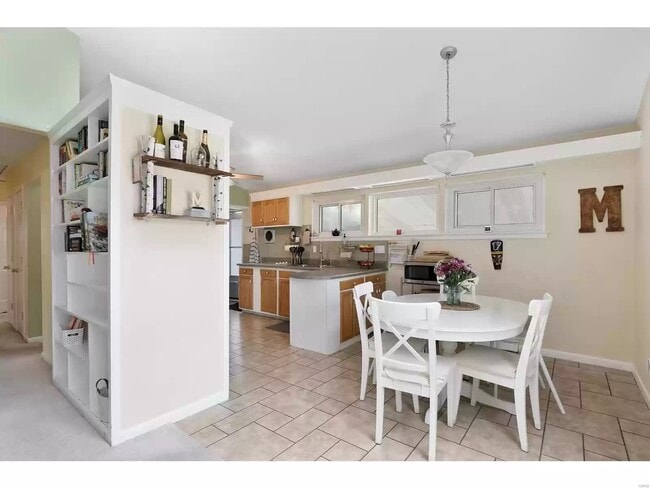 Photo - 527 Joshua Dr