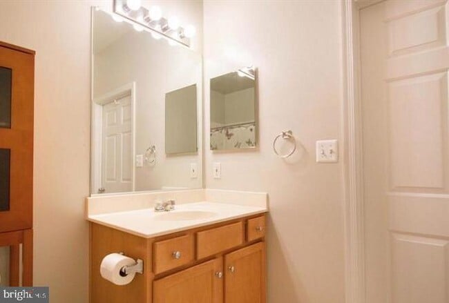 Photo - 5106 Travis Edward Way Unidad 5106D