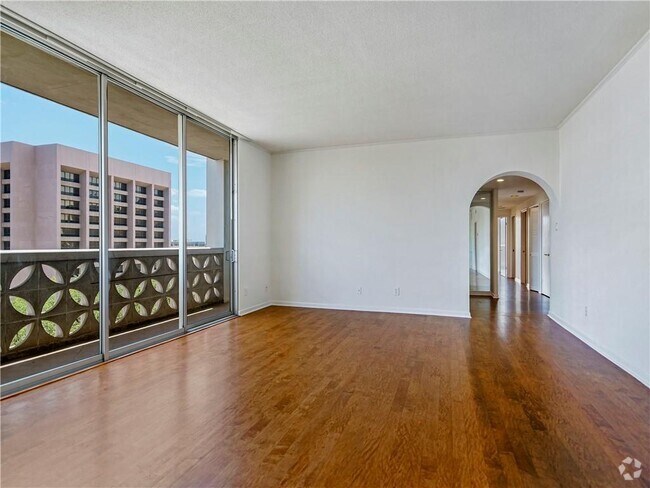 Building Photo - 1801 Lavaca St Unit 5J Rental