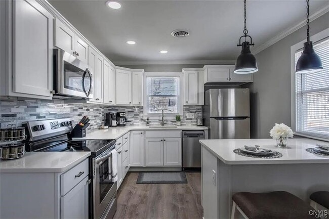 Photo - 211 10th Ave