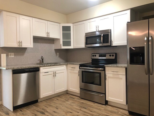 Photo - 3072 Meadow View Ave