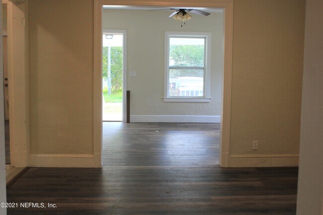 Photo - 6379 Delacy Rd