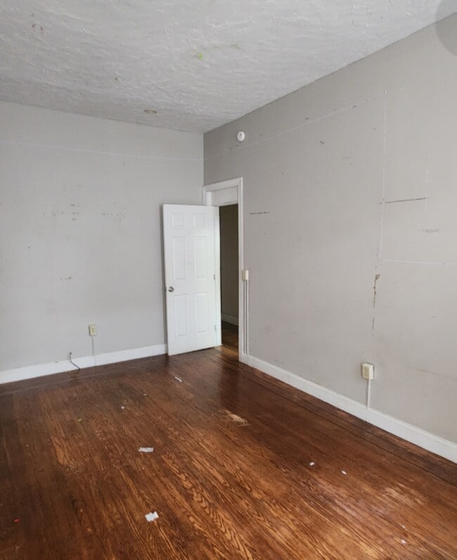 461 W Market St Unit 1