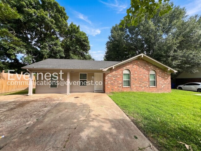Building Photo - 3060 Fairmeadow Dr