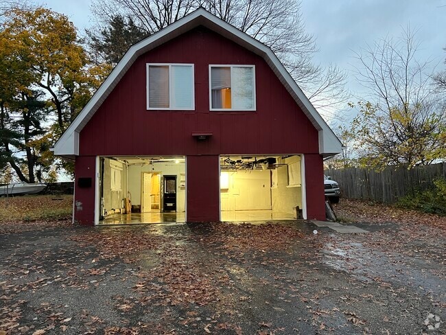 Building Photo - 20 Reichold Rd Rental