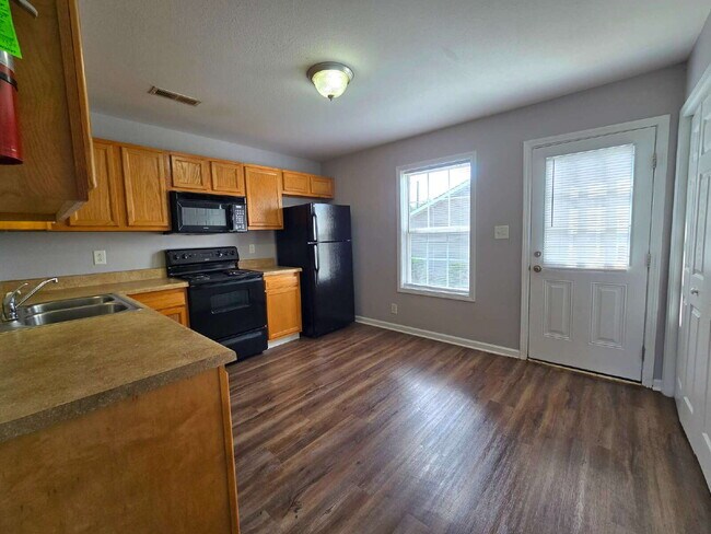 252-1A EXECUTIVE AVE, CLARKSVILLE, TN 37042