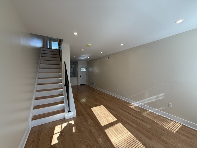 Photo - 2513 W Seybert St