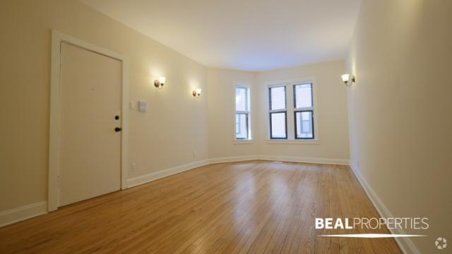 Building Photo - 1 bedroom in CHICAGO IL 60613 Unit W1 Rental