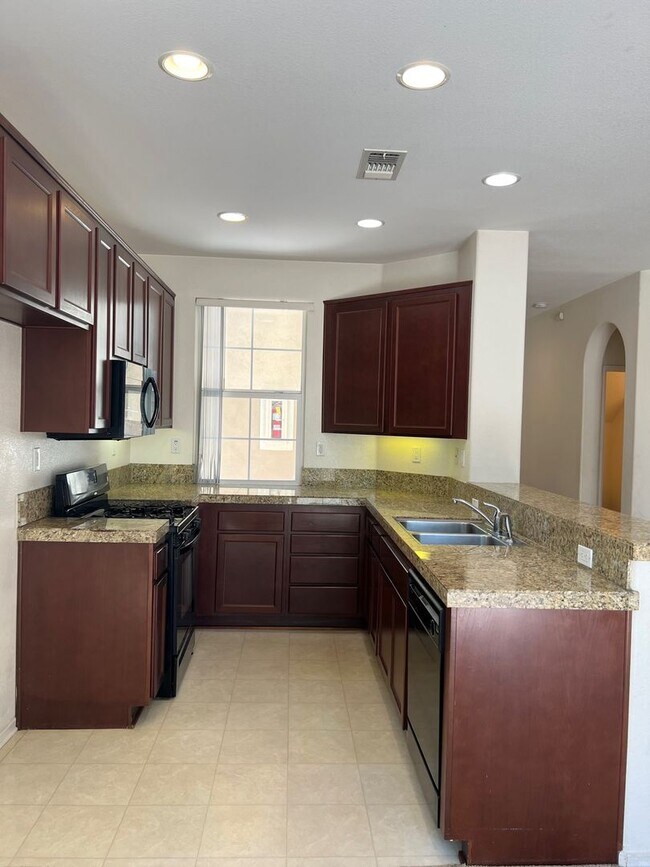 Photo - Wonderful Eastlake Townhome, 3 bedroom, 2....