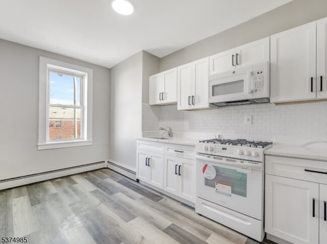 Photo - 102 Genessee Ave