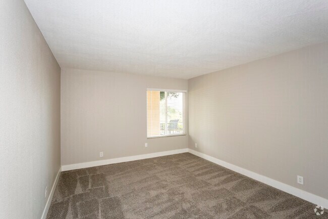1BR - 1BA, 702SF