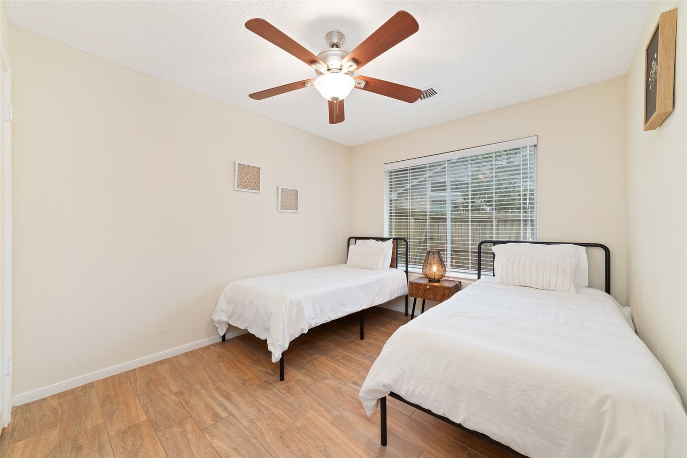 Photo - 36 N Rain Forest Ct