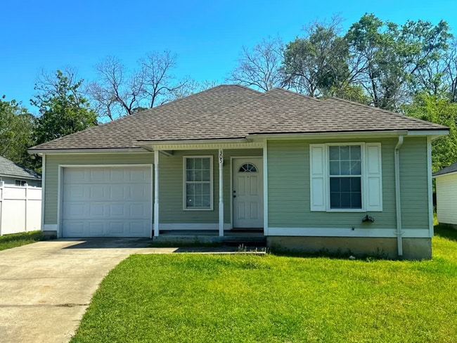 Building Photo - 305 Barfield St