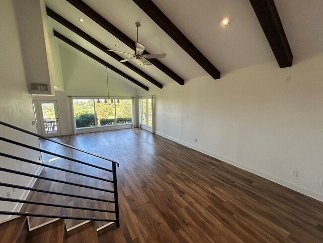 Photo - Beautiful Home with Beautiful Views