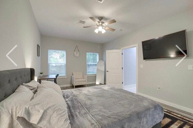 Photo - 3523 Bain St