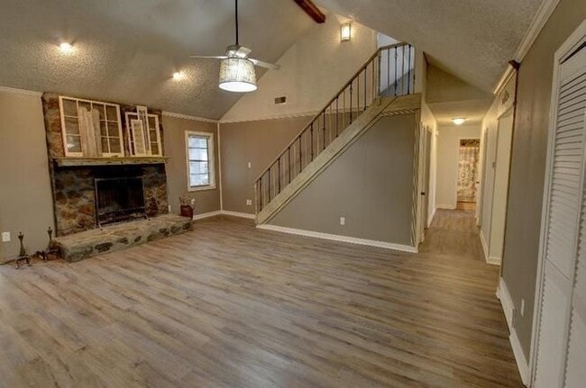 7114 Alexander Dr