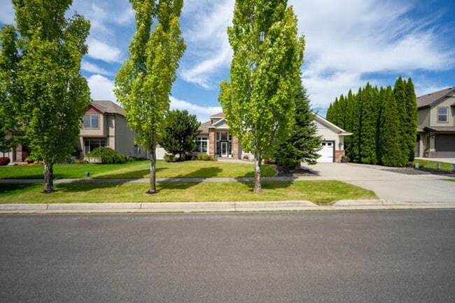 Photo - Strawberry Fields Neighborhood 4 bed 3 bath with office