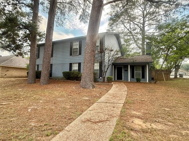 Building Photo - 3-bed/2-bath with 2-car Garage!