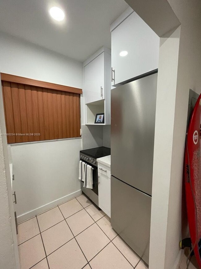 Photo - 345 Collins Ave Unit 4