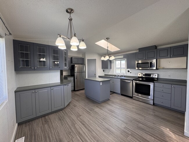 8311-8101 101 Ave
