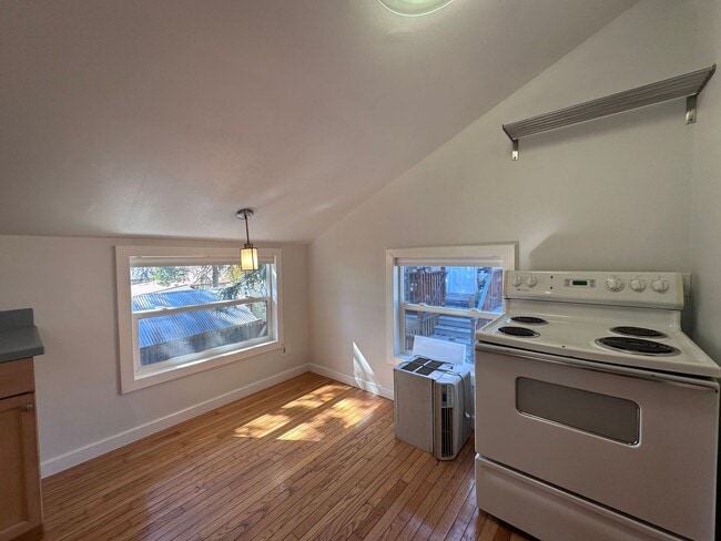 4238 2nd Ave Unit C