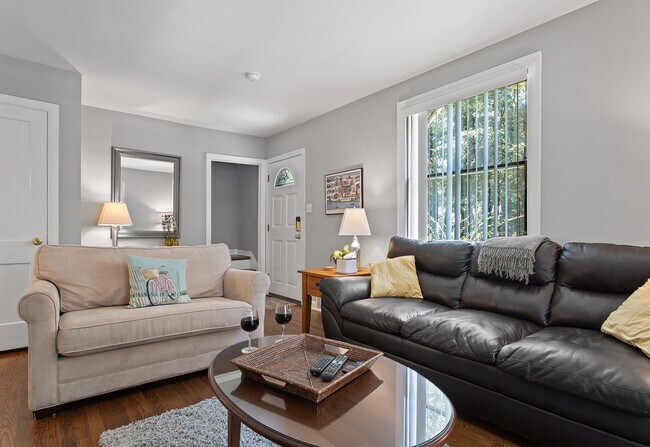 Photo - 1208 W Valley Dr