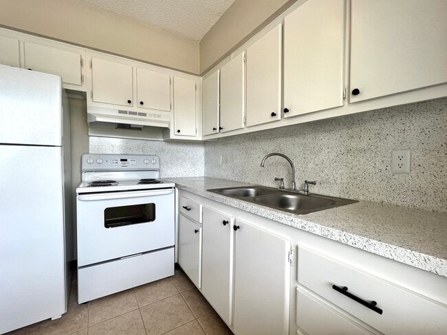 Building Photo - VillaDova Rental