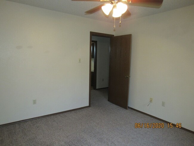 Building Photo - 2809 NW 46th St Unit 2809 NW 46th Street Apt A
