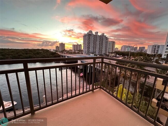 Photo - 1010 Seminole Dr