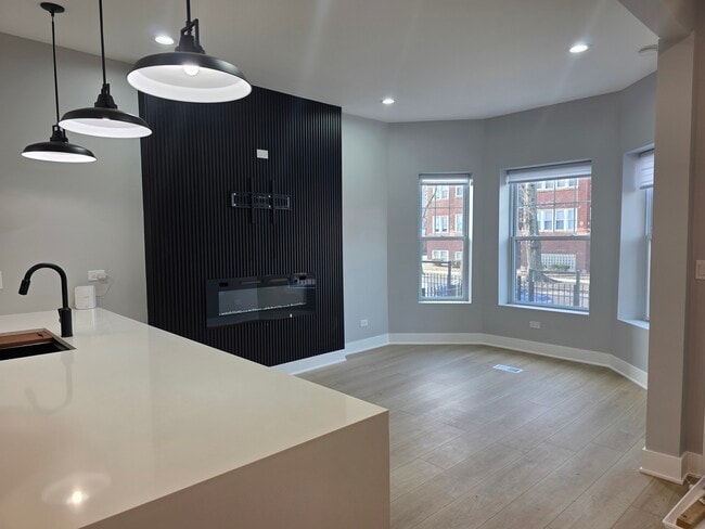 Photo - 6649 S Woodlawn Ave