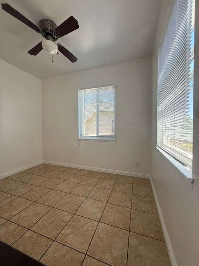 Photo - 482-482 Almond Ave Unidad 480