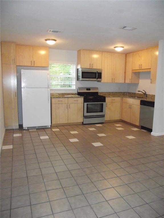 Photo - 413 NW 35th Ter