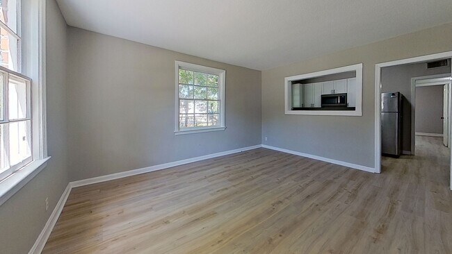 Photo - 2853 College St Unit 2853 College St #1