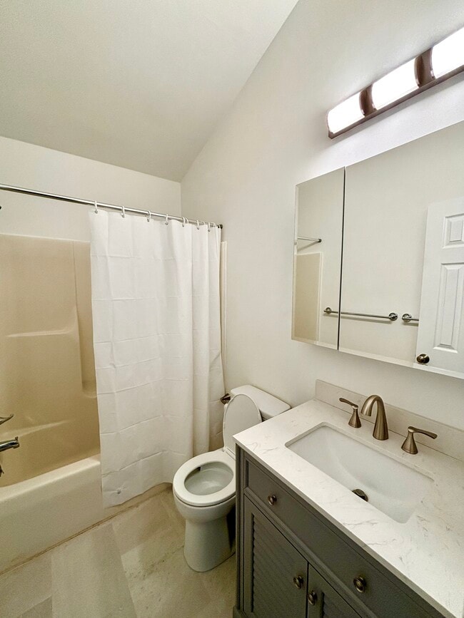 Photo - 402 Warren Rd Unit Apt 2