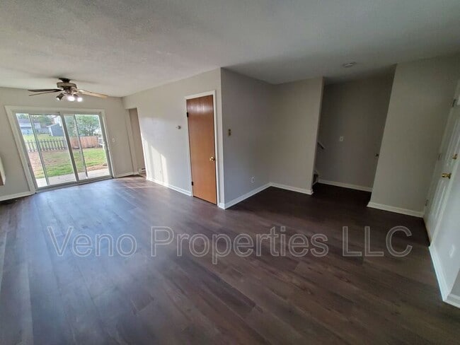 Photo - 2016 St Paul Dr