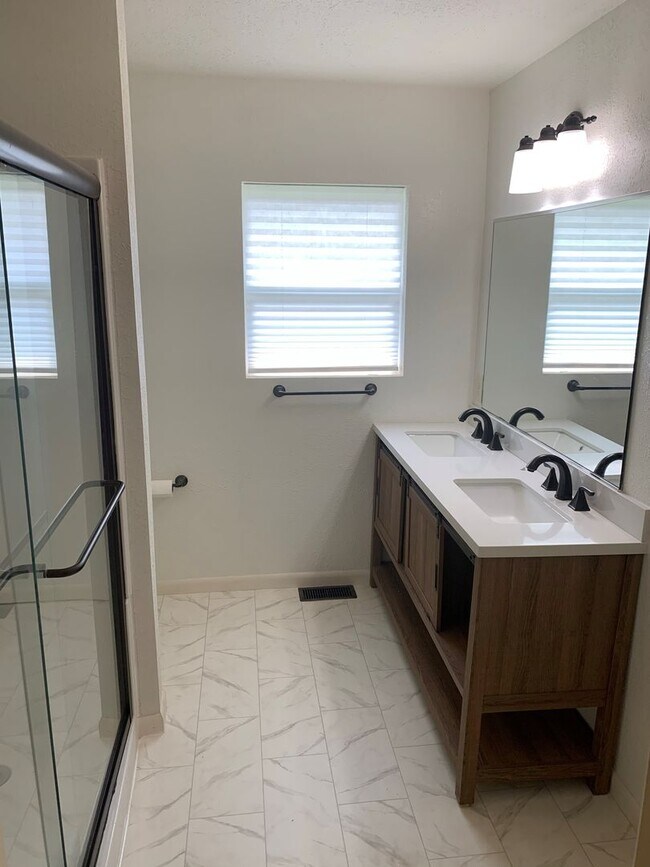 Photo - 807 Fairgrounds Rd