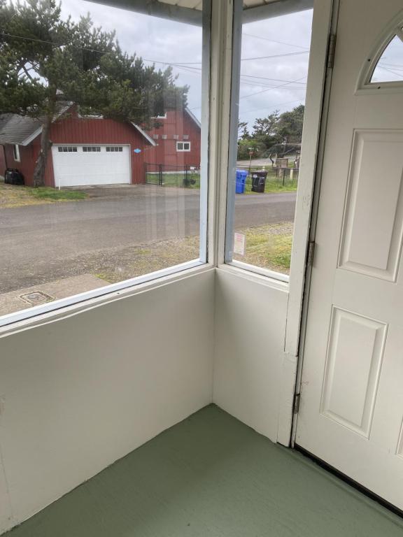 Photo - 277 W 1st St