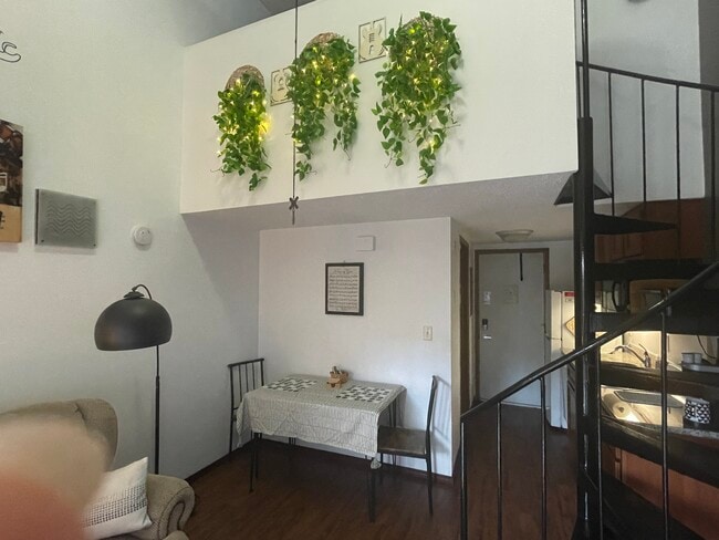 Photo - 803 W Springfield Ave Unit J