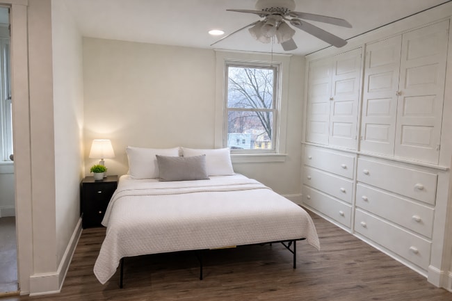 Photo - 247 N Main St Unidad 1